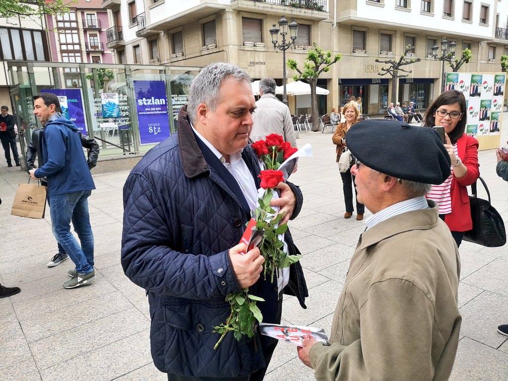 Txema Oleaga, acto político en Santurtzi