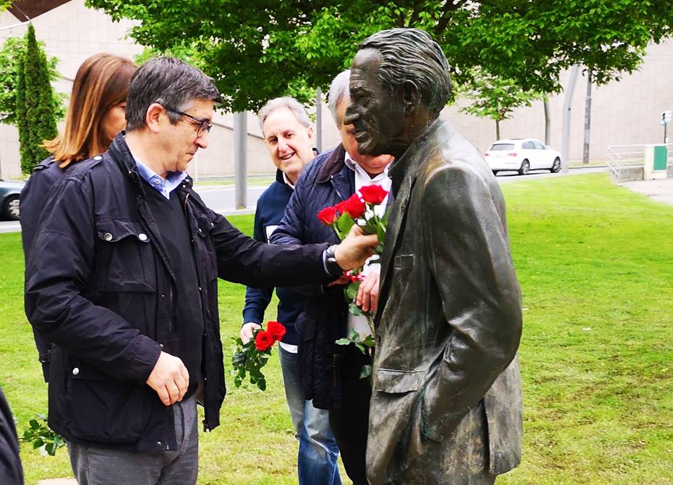 Patxi López, Puerta de los Honorables